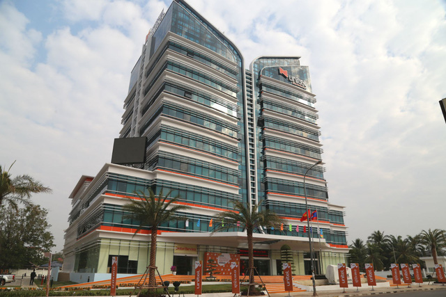 Công nghệ Việt Nam vang danh quốc tế trong 2023, xây dựng Hòa Bình chinh phục châu Phi