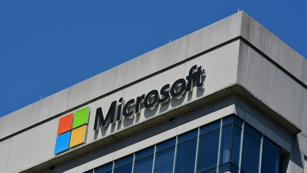 Tương lai của 15.000 việc làm tại Atlanta đang treo lơ lửng sau khi Microsoft chần chừ triển khai dự án khu phức hợp doanh nghiệp lớn tại đây. Thị trưởng Andre Dickens buộc phải ra "tối hậu thư" cho "gã khổng lồ" công nghệ này, yêu cầu làm rõ kế hoạch cho khu đất "nóng" tại Atlanta.